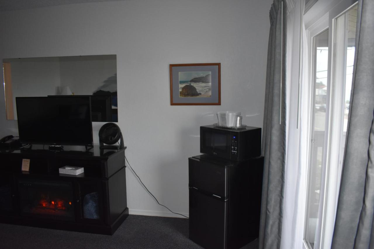 Lighthouse Cove Inn Bandon Exterior foto A typical dorm room at the University of Washington